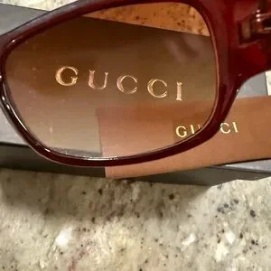 Gucci | Accessories | Gucci Brown Sunglasses Classic Sporty  display picture 3